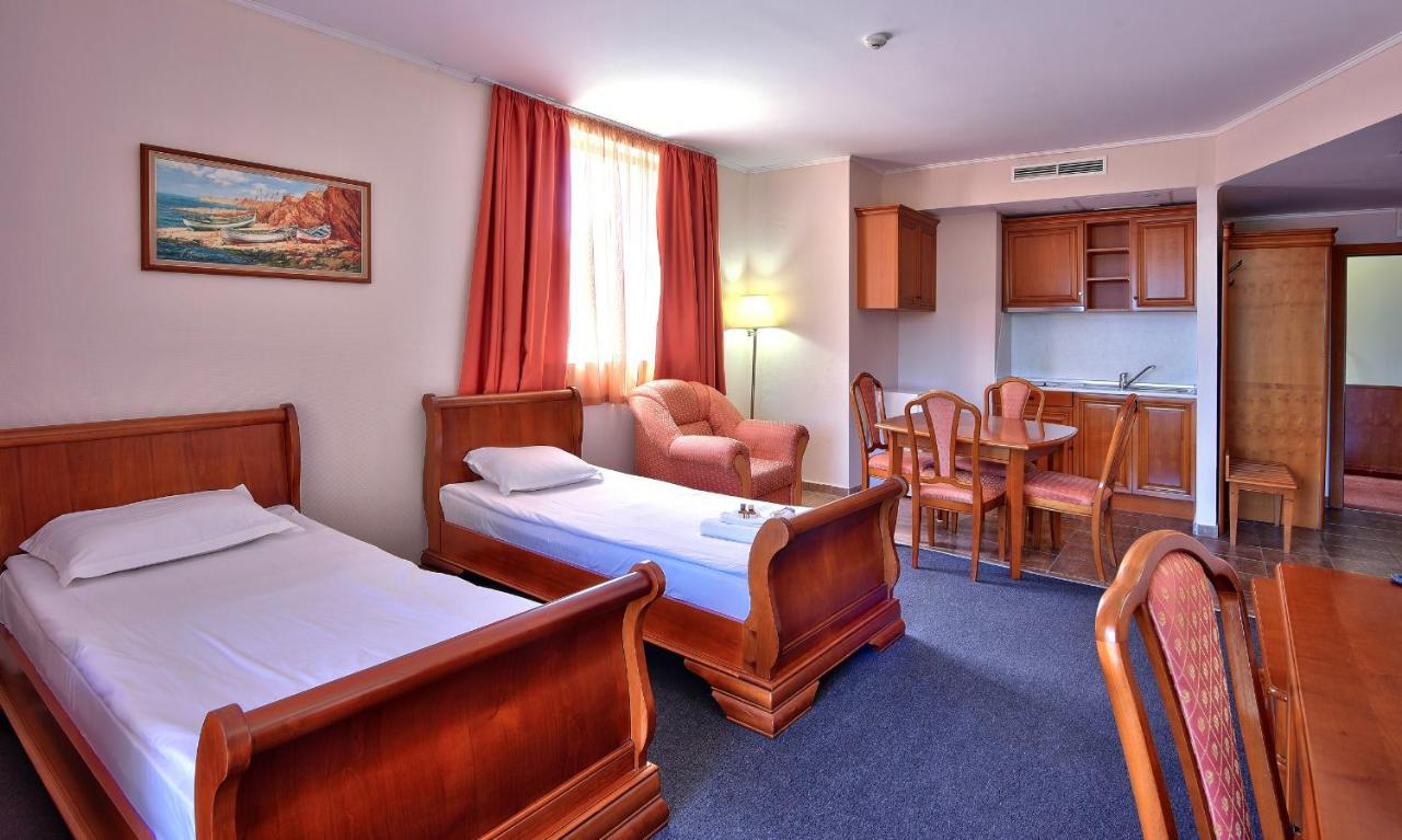 Estreya Residence Hotel And Spa Saints Constantine and Helena Exteriör bild