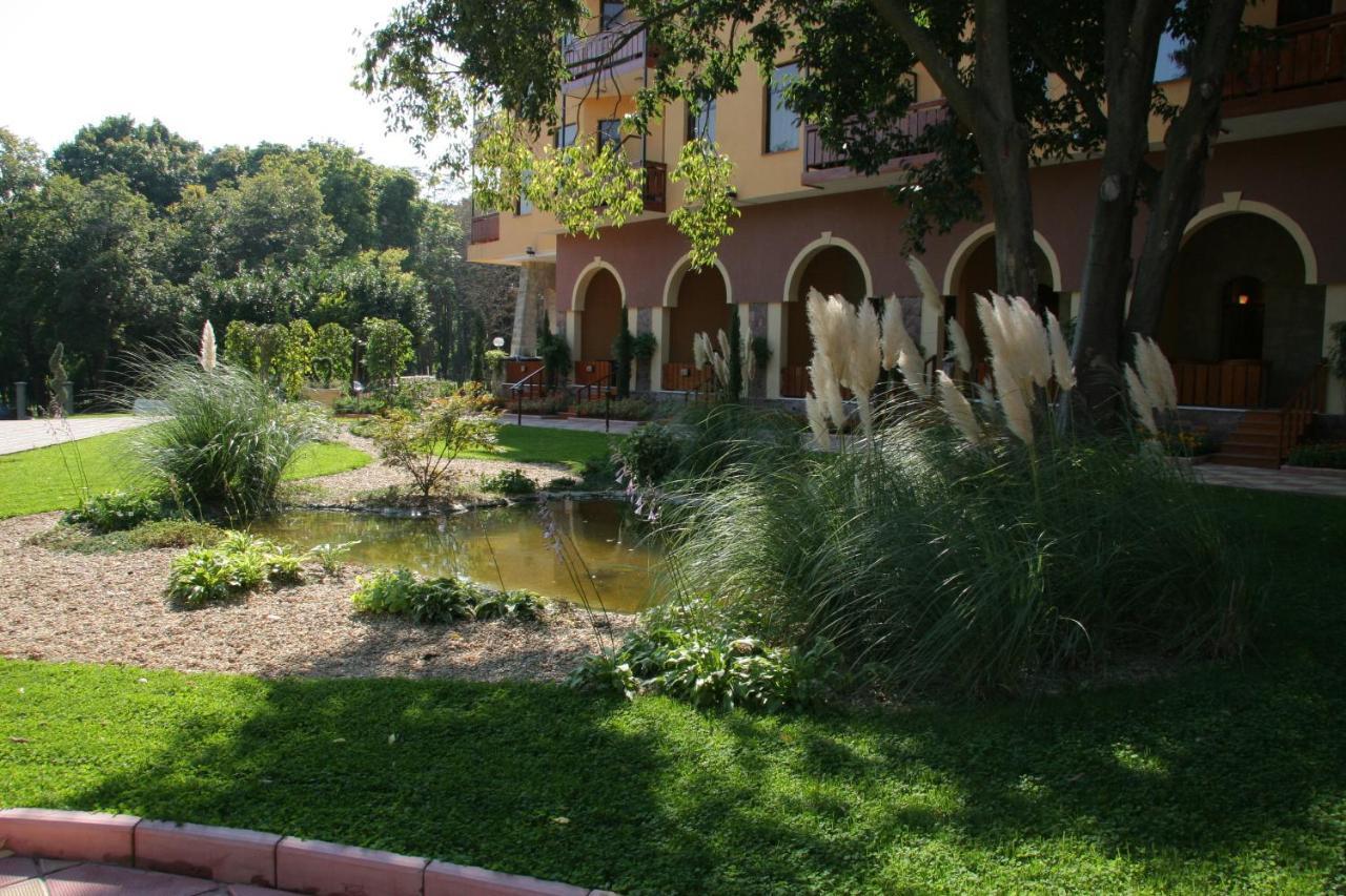 Estreya Residence Hotel And Spa Saints Constantine and Helena Exteriör bild